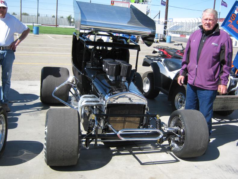 MODEL T BLACK BUCKET STRAIGHT UP.JPG